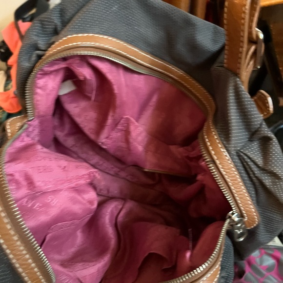 Handbags - Picture 13 of 16